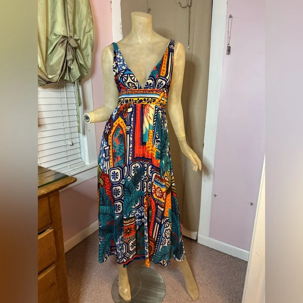 FARM RIO Tiles Flowy Print V-neck Dress - Picture 3 of 9